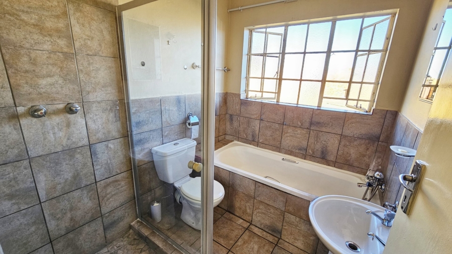 2 Bedroom Property for Sale in Vaalpark Free State